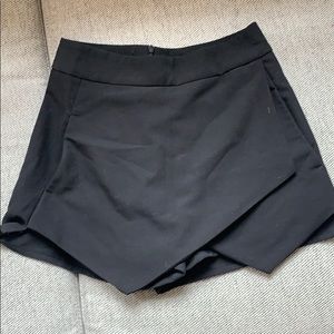 Black Skort